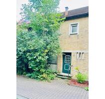 Familienfreundliches Haus in ruhiger Grünlage mit großem Garten - Frankfurt am Main Unterliederbach