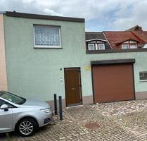 Grundstücke mit Einfamilienreihenhaus, Garage und Garten - Barleben