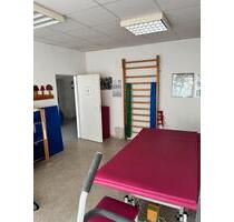 Büro Praxis zu vermieten - 750,00 EUR Kaltmiete, ca.  90,00 m² in Menden (Sauerland) (PLZ: 58710) Berkenhofskamp