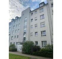 2-Raum-Wohnung mit Balkon am Wohnzimmer, sep. ASR im Flur sowie Tageslichtbad mit Wanne im Stadtzentrum! - Chemnitz