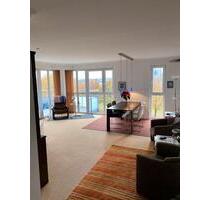 Hochwertige 3 Zimmer Whg. mit 2TG Stellplätzen, Keller, Balkon - Norderstedt Garstedt