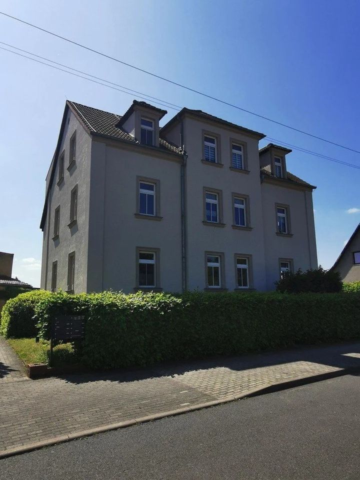 Bezugsfertige 3 Zi. Wohnung in Mehrfamilienhaus. 55 m² Wohnflä - Dresden Klotzsche