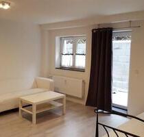 Für 1 Person: ab 1.8. - neuwertig, möbliert, eigene Terrasse - Stuttgart Bad Cannstatt