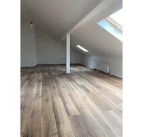 Renovierte 3,5 Zimmer DG-Wohnung mit Küche in Bochum Werne!