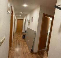 Attraktive 4-Zimmer-Erdgeschosswohnung mit Südbalkon - Lauingen - Lauingen (Donau)