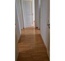 Helles Zimmer in 3-Zimmer-Wohnung in Hannover-Mitte