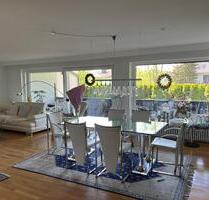 4-Zimmer-Wohnung mit ca. 156 m², 2 Balkone, großer Wohnbereich & - Seeshaupt