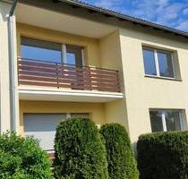 Helle 3-Zimmer-Wohnung mit Einbauküche und Garage - Bad Lippspringe