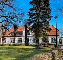 *Wohnen im Gutshaus* schöne 2 Zimmer Erdgeschosswohnung mit Terrasse in absolut ruhiger Lage - Klütz