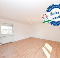 DIETZ: TOP TOP moderne 4-Zi. Wohnung - 1. Obergeschoss im 2-Familienhaus! 12 Garage + 2 PKW-Außenplätze - Hasselroth