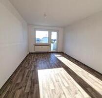 Eure neue Wohnung in der Ihlenfelder Vorstadt - Küche und Bad mit Fenster, Sonnenbalkon - Neubrandenburg Datzeberg