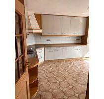 Frisch renovierte Wohnung - 1.300,00 EUR Kaltmiete, ca.  100,00 m² in Detmold (PLZ: 32760) Hiddesen