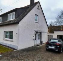 Hachenburg Stadtrand 5ZKB HausKellerStellGart KM 1500,- 01.06.