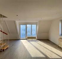 Kurzfristige Anmietung möglich - sanierte und renovierte Maisonette-Wohnung mit Balkon - Oberursel (Taunus)