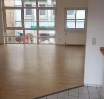 Attraktive helle 2-Zimmer Wohnung mit 2 Balkonen zentral gelegen - Peine