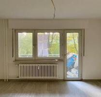 Wir sanieren für Sie - 2,5-Zimmer-Wohnung mit Tageslichtbad - Frankfurt am Main Bonames