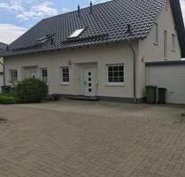 Schöne Doppelhaushälfte mit Garage in ruhiger Lage von Wolfsanger - Kassel Fasanenhof