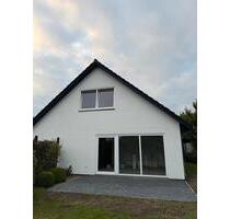 Renoviertes Einfamilienhaus in Jarplund mit Garage und Garten - Oeversee