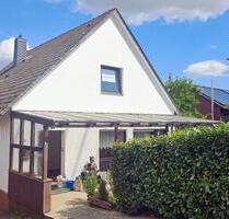 Freistehendes Einfamilienhaus mit großem Anbau und Garten - Minden