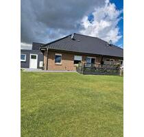 Moderne Doppelhaushälfte mit Garten, Terrasse und Carport - Wurster Nordseeküste