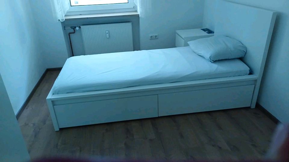 Zimmer in Freising - 20,00 EUR Kaltmiete, ca.  12,00 m² in München (PLZ: 81247) Pasing-Obermenzing