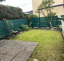 Helle Souterrain-Wohnung mit eigenem Garten in ruhiger Lage - Dormagen Hackenbroich