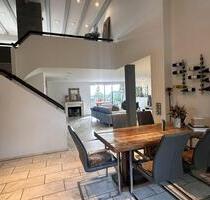 Traumhaftes Penthouse in Toplage von Düsseldorf – mit Charme, Cha
