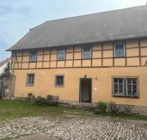 Geräumige 3-Raum Wohnung auf großem Hof - Artern