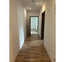 3,5 Zimmer Wohnung, Küche, Bad, 90qm - Tambach-Dietharz