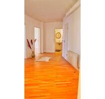 Renovierte & moderne 3-Zimmer Wohnung in Leonberg