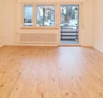 Renovierte 2-Zimmer-Wohnung im Erdgeschoss mit Balkon zu vermieten! - Duisburg Hamborn