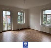 Wunderschön Wohnen mit großem Balkon, Laminat und Tageslichtbad mit Wanne! - Pirna