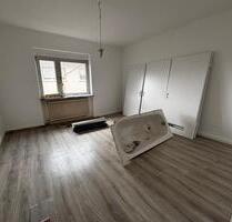 +++Modernisierte Dachgeschosswohnung in zentraler Lage von Pirmasens+++