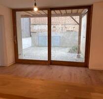 Sanierte 2,5 Zimmer Wohnung mit Innenhof - Vilsbiburg