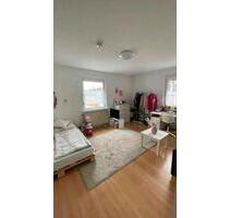 großes WG Zimmer in Esslingen:) - Esslingen am Neckar Pliensauvorstadt