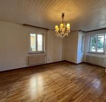 hübsche 4-Zimmer-Wohnung mit großem Garten, Wintergarten und Terrasse in Erlangen - Buckenhof
