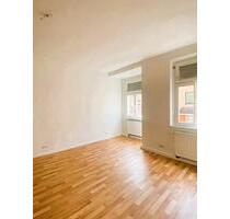 3- Zimmer Altbau mit extra hohen Decken ***Besichtigung: 11.06.2025 um 15:30 Uhr *** - Nürnberg Rabus