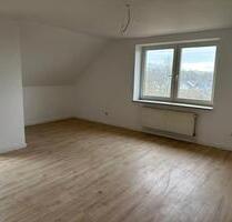 Stilvolle, modernisierte 4-Zimmer-Maisonette-Wohnung mit Balkon - Hannover Linden-Limmer