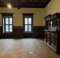 Repräsentative Büroeinheit mit historischen Relikten im Schloss Wachau! - Radeberg