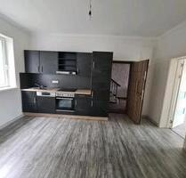 Moderne renovierte 2 Zimmer Wohnung Hochparterre - Elsterberg