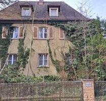 Villa mit 2 Etagenwohnungen, ausgeb.Dachgeschoss, 1299m² Grund - Roth