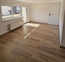 Exklusive, vollständig renovierte 1,5-Zimmer-Wohnung mit EBK - Langenselbold