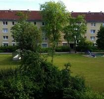Schöne, gepflegte 2,5-Zimmer-Wohnung mit Balkon - Unterschleißheim