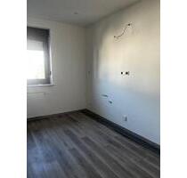 3,5 Zi.-Wohnung, 83qm, 1. OG, mit Einbauküche, ohne Balkon - Oberhausen Biefang