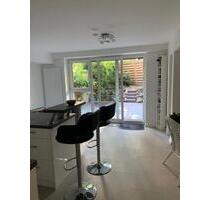 Single oder Pendler - offen gestaltete, modernisierte 2-ZI mit EBK und eigener Terrasse - Düsseldorf Stadtbezirk 6