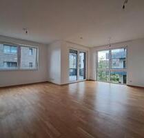 Helle und geräumige 4-Zimmer-Wohnung mit großem Balkon! Einziehen und wohlfühlen! - Peine