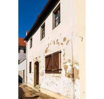 Haus mit Potential in zentraler Lage von Freiberg zu verkaufen.