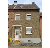 Reihenmittelhaus mit 4 Zimmern, 2 Badezimmer & Garage - Jülich