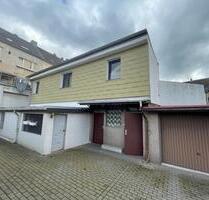 Eigener Eingang ganz sep. im Anbau hier wohnt man wie im kleinen eigenen Haus eventuell möbliert - Duisburg Hamborn