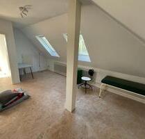 3-Zimmer-DG Wohnung in großem EFH | Studenten - WG's geeignet! - Hamburg Harburg